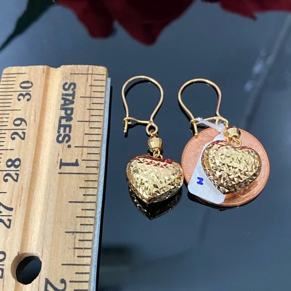 18K Yellow Gold Diamond Cut Heart Dangling Earrings